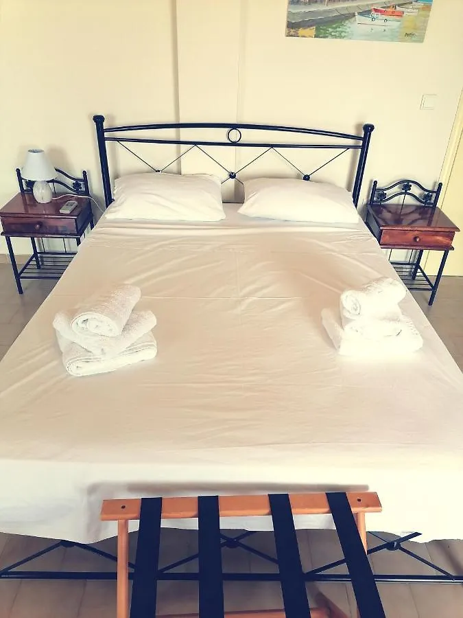 orizontas studios & apartments Svoronata Aparthotel