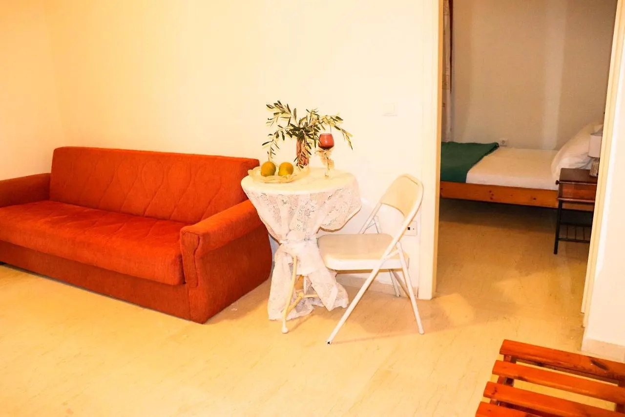 Orizontas Studios & Apartments 스보로나타 2*,